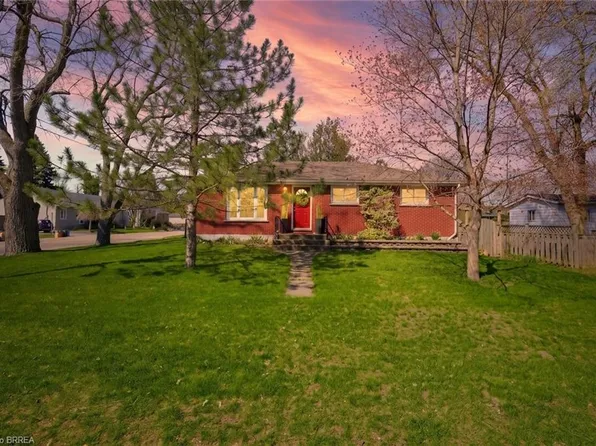 36 Hamilton Ave, Brantford, ON N3S 6Z9