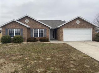 515 Silverleaf Ln, Willard, MO 65781