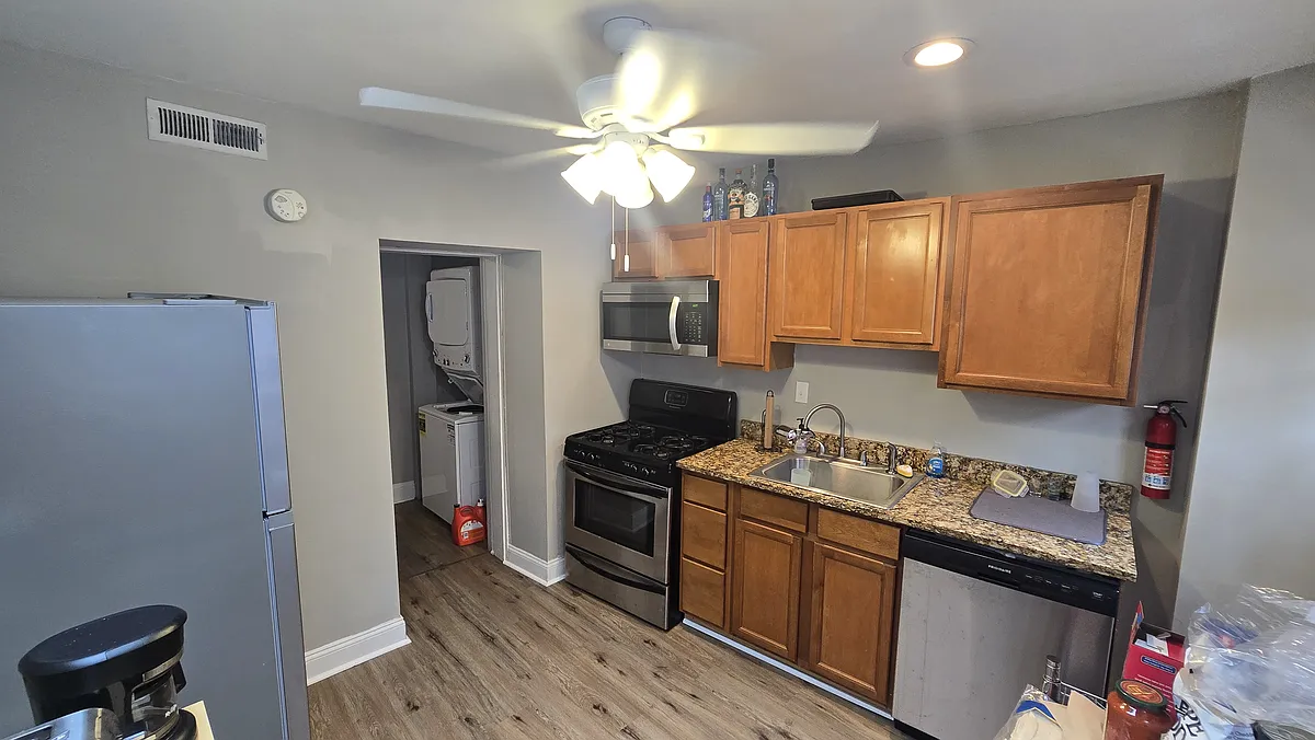 Building Photo - 138 Levering St