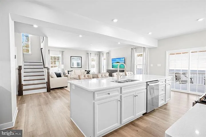141 Dithridge Dr — Photo 46