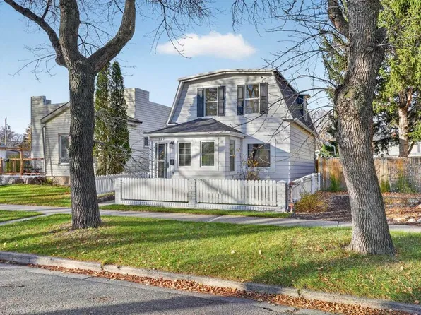522 E 12b St N, Lethbridge, AB T1H 2L4