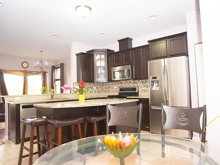506 Grosvenor Ln — Photo 38