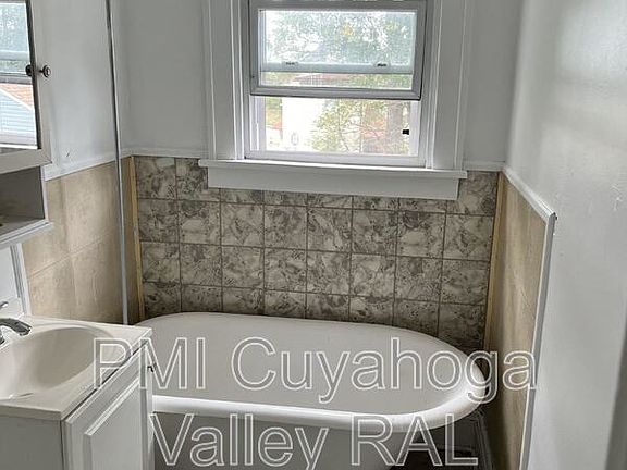 4th image of 510 Hammel St APT 3