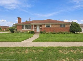 19074 Norton Ave, Eastpointe, MI 48021