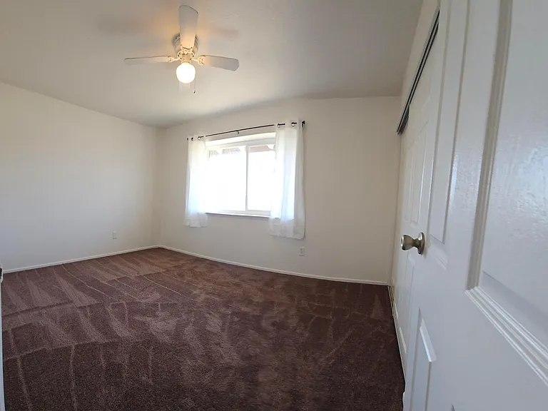 2272 Toluca Dr — Photo 24