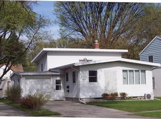 1446 9th St N, Fargo, ND 58102