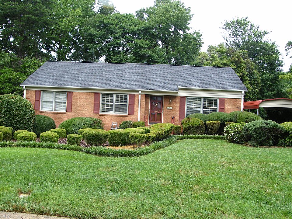 All brick ranch near uptown.