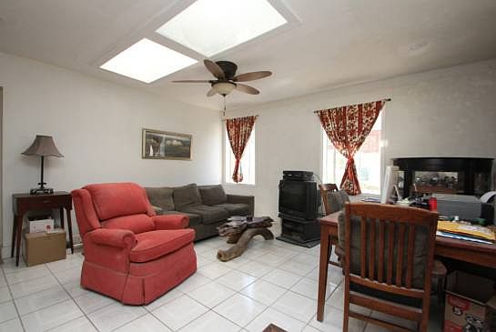 2nd image of 10134 Wheatland Ave