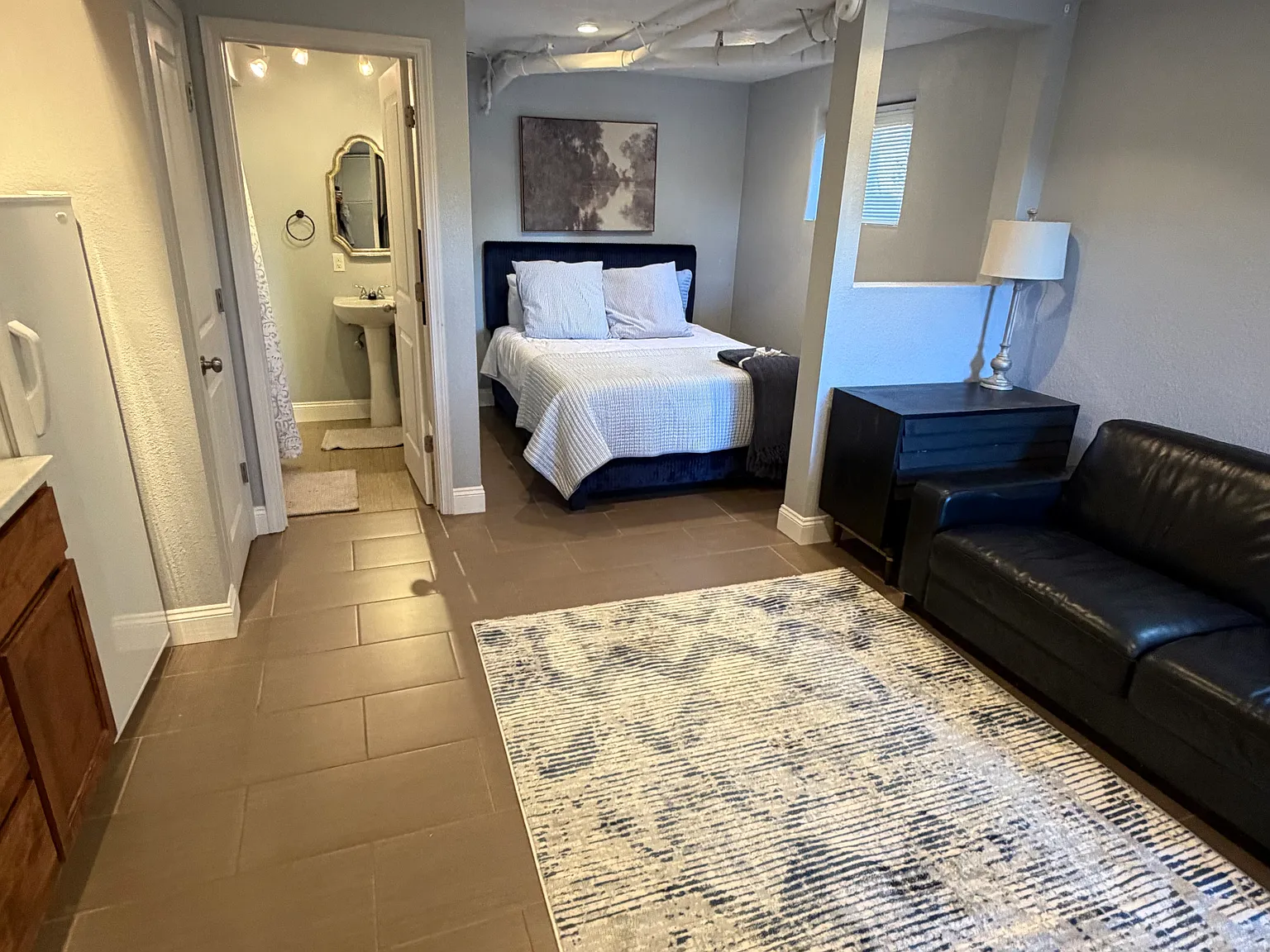 Studio, 300 sqft, $1,000 — Photo 2