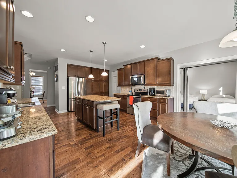 10599 Geist View Dr — Photo 17