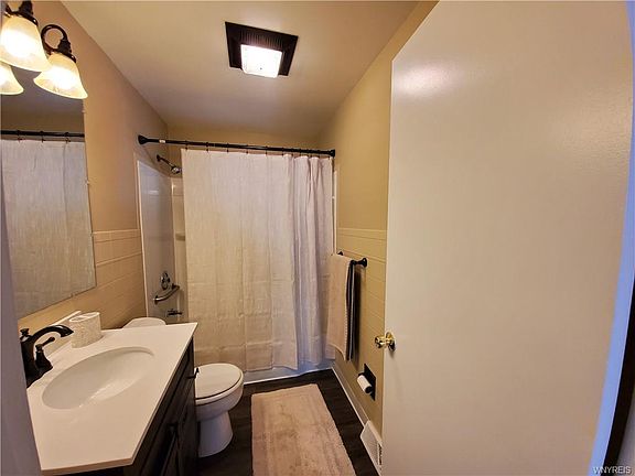 4th image of 111 Wallace Ave