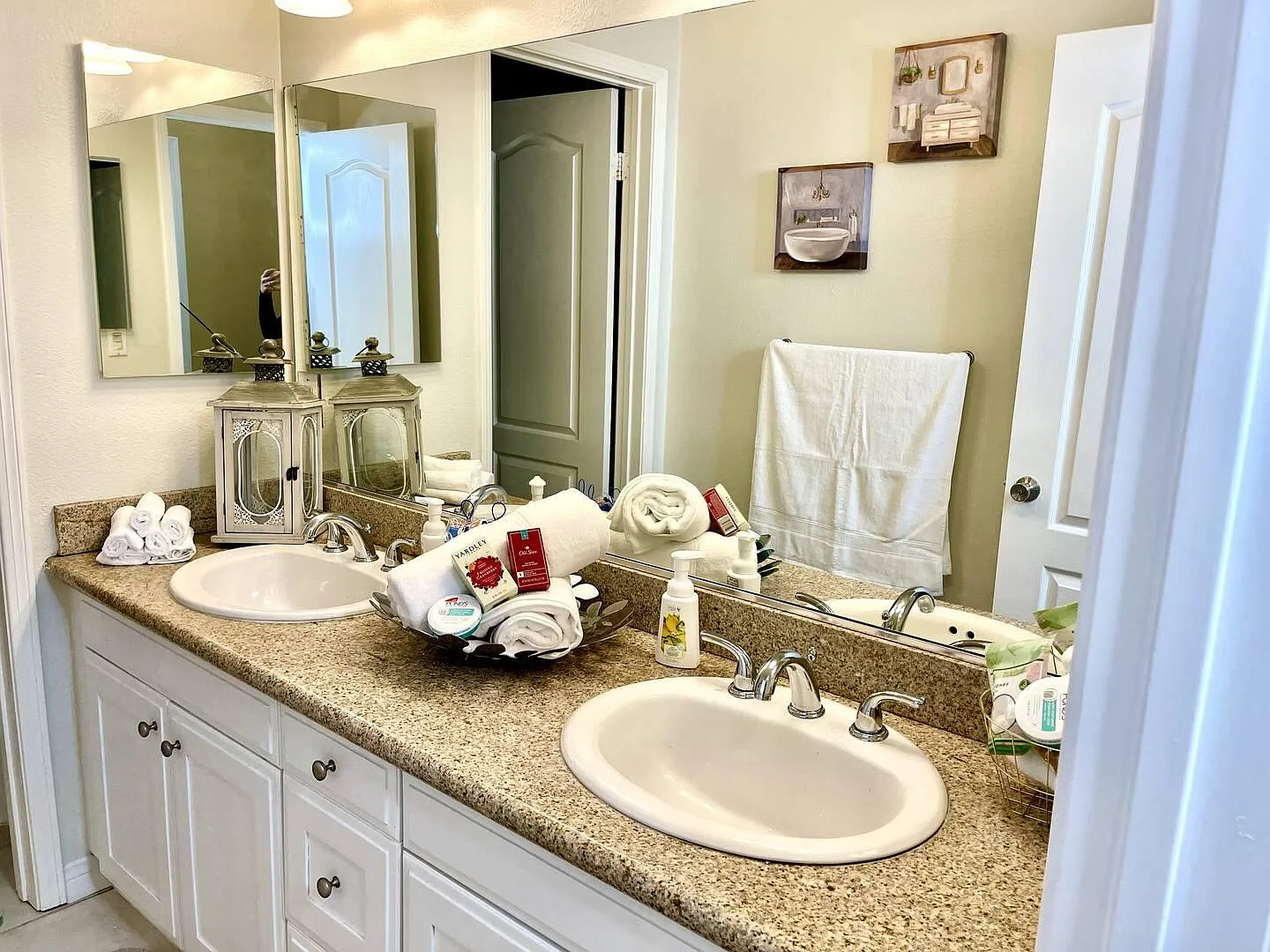 4 bed, 2307 sqft, $3,500 — Photo 4