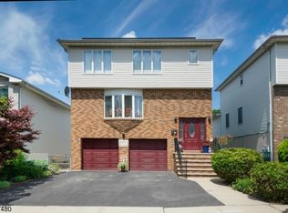 33 Lindsay Ln, Kearny, NJ 07032