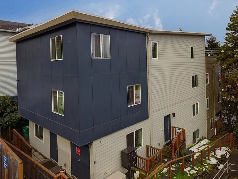 643 W Nickerson St #2 — Photo 2