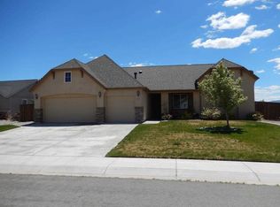 123 Creekside Dr, Dayton, NV