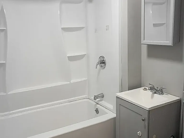 19 Seymour St #3 — Photo 4