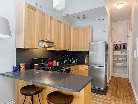3rd image of 179 Columbia Hts APT 21