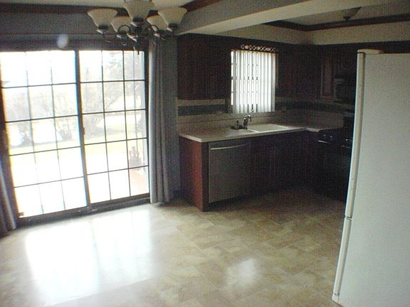 4th image of 1702 E Northwest Hwy APT 1A