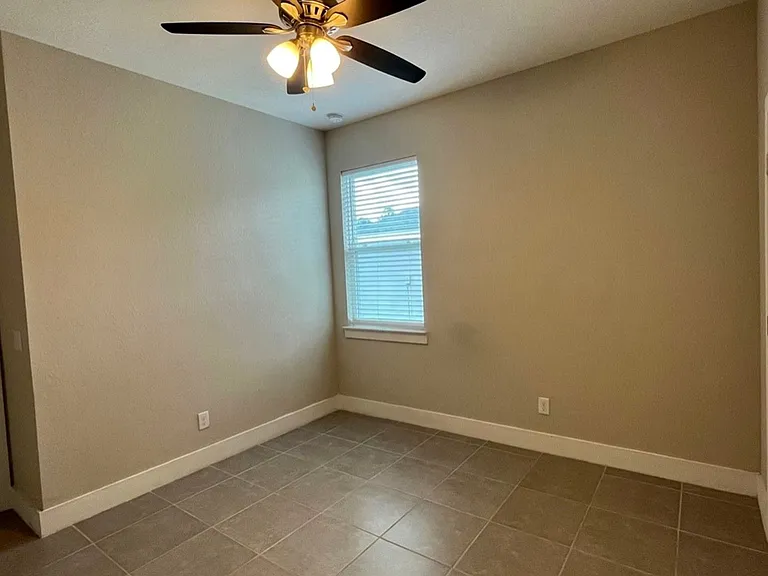 1157 Hudson Harbor Ln — Photo 14