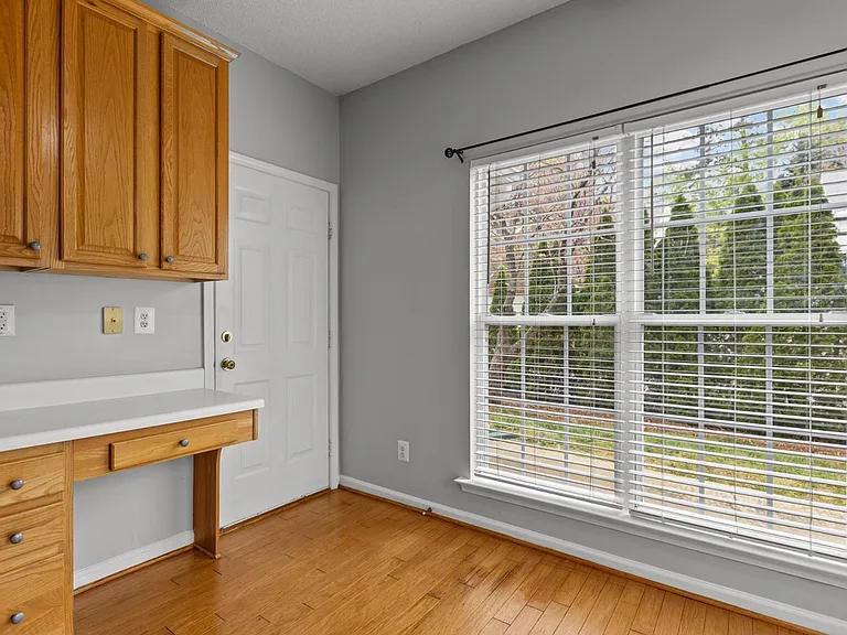 5316 Corinthian Way — Photo 16