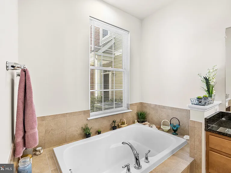 44125 Peirosa Ter — Photo 16