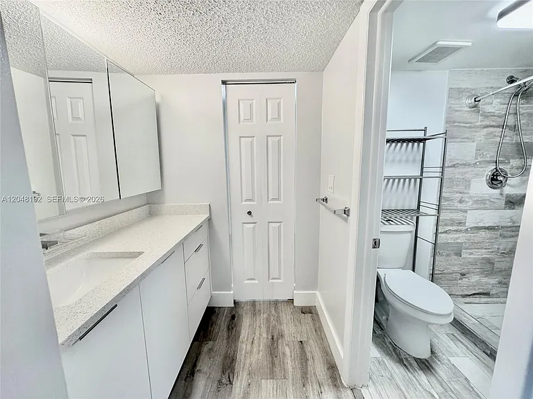 8600 NW 34th Pl #B102 — Photo 10