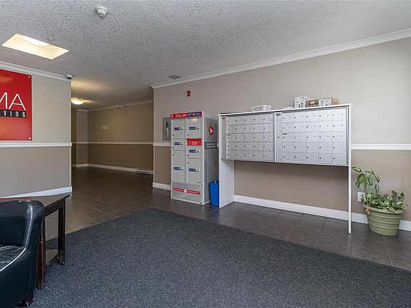 4th image of 938 Dunford Ave #203