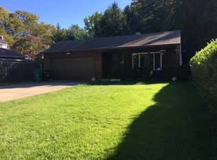 8720 Blossom Dr, Mentor, OH 44060