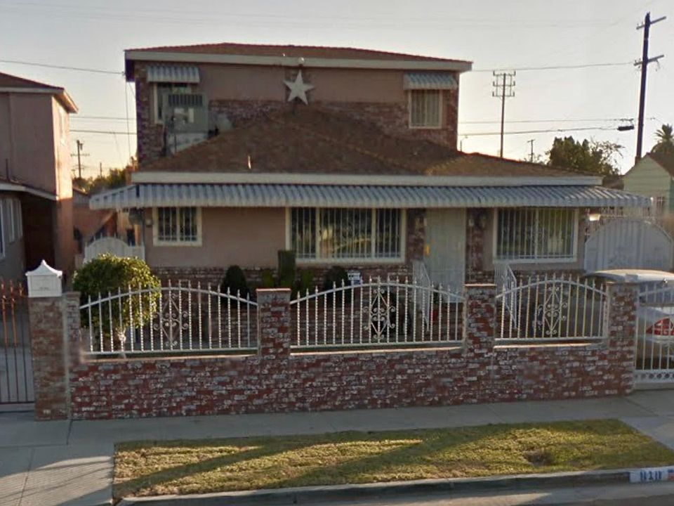 1st image of 808 E 91st St
