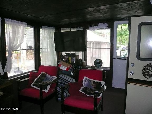 5th image of 4722 Crow Ln