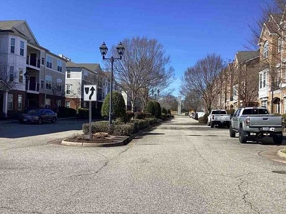 Exterior Neighborhood (street photo)