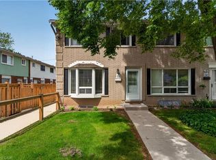 2700 Barton St E #31, Hamilton, ON L8E 2J7