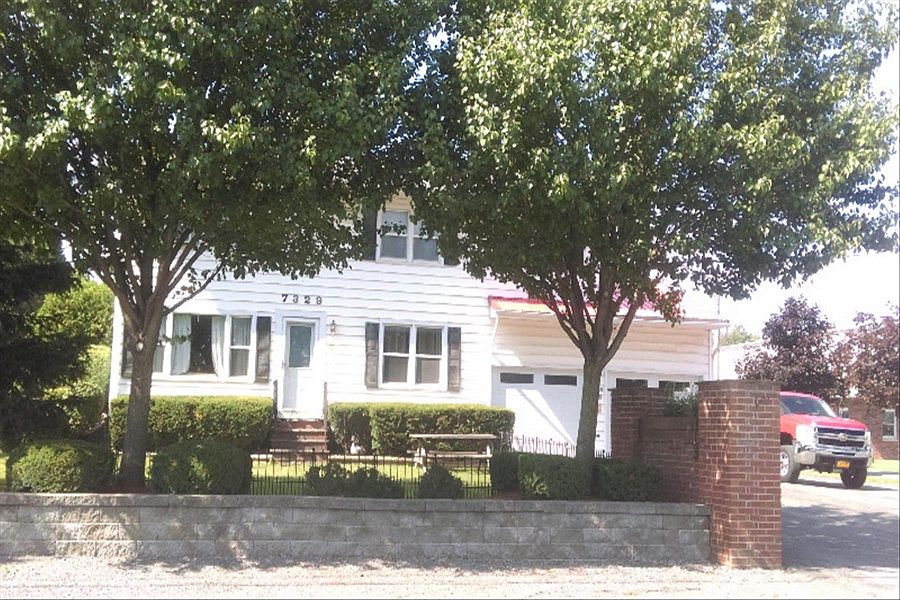 2nd image of 7329 Eastman Rd