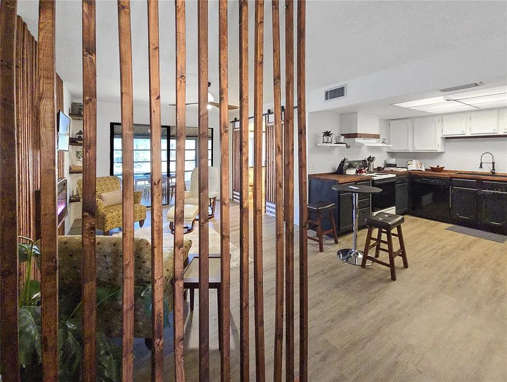 1 bed, 1.0 bath, 822 sqft, $1,100 — Photo 4