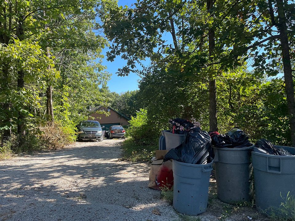 1st image of 422 Bridle Trail Dr