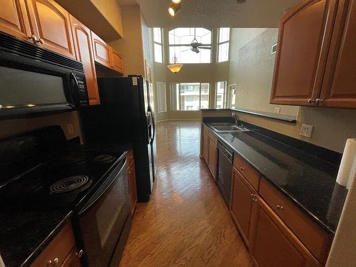 435 W Rio Salado Pkwy #301 — Photo 4
