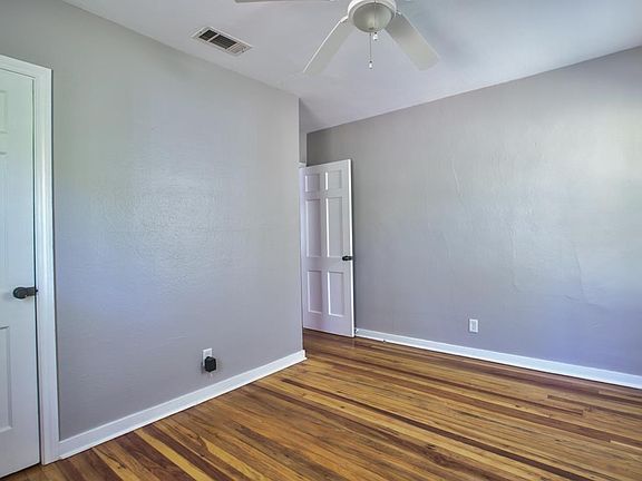 5th image of 715 Collins Dr