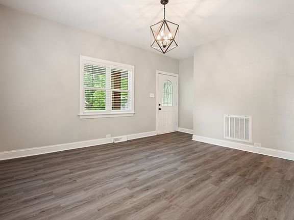 5th image of 406 N Hyde Park Ave