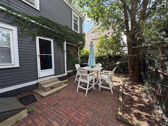 3rd image of 259 Emerson St