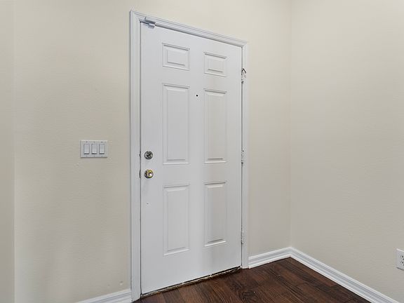 2nd image of 3721 Clubside Pointe Dr