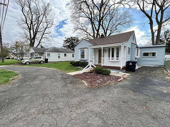 3rd image of 7531 N Inkster Rd