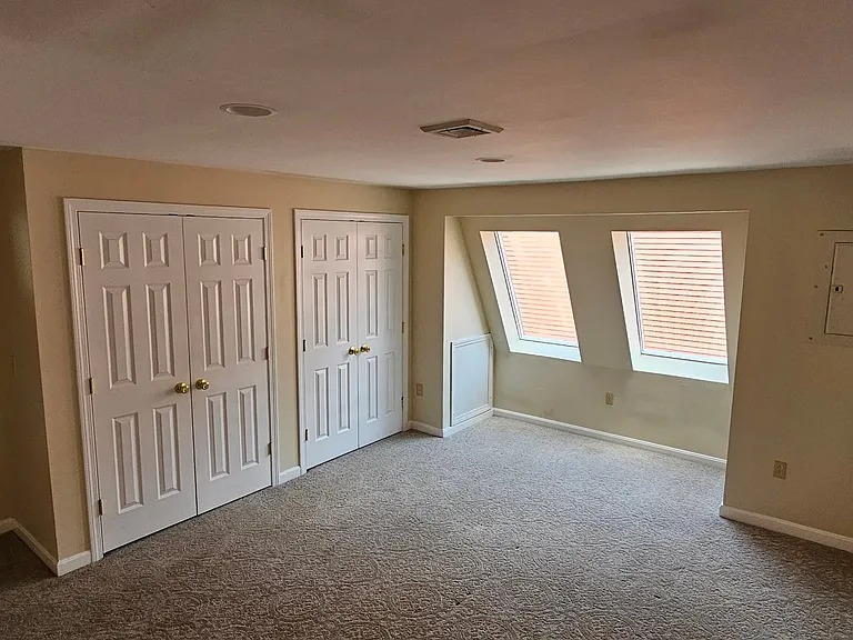 124 Kingston Rd — Photo 3