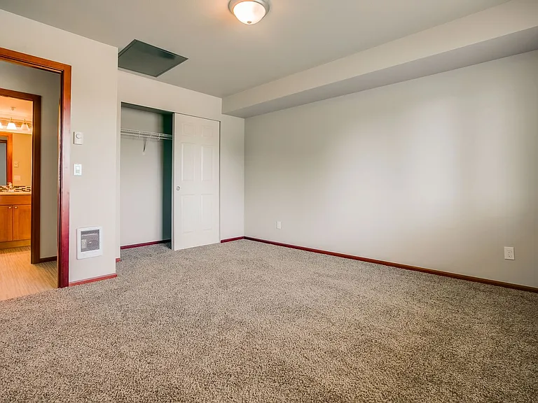 Willy Flats — Photo 10