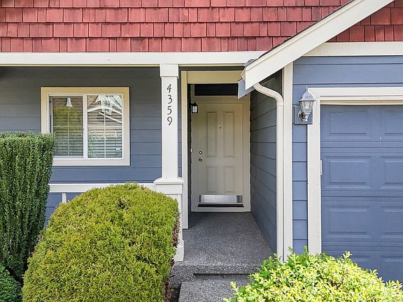 2nd image of 4359 Roxanna Loop SE