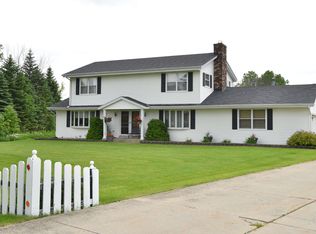 1014 W El Patio Ln, Mequon, WI 53092