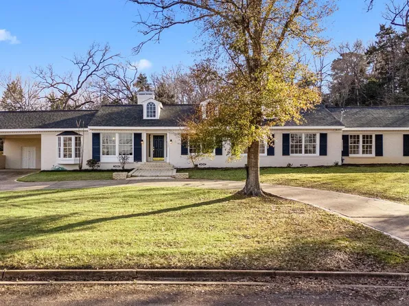 1020 Woodland Dr, Palestine, TX 75801