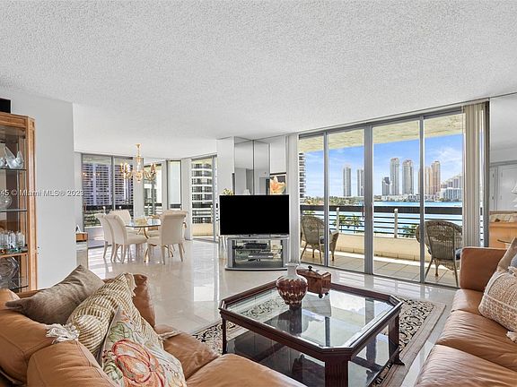 4th image of 3530 Mystic Pointe Dr APT 910