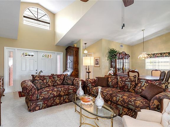 3rd image of 3324 Clubview Dr