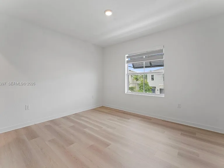 336 NW 8th Ct — Photo 25