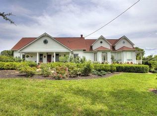 1511 Denton Dr, Dandridge, TN 37725